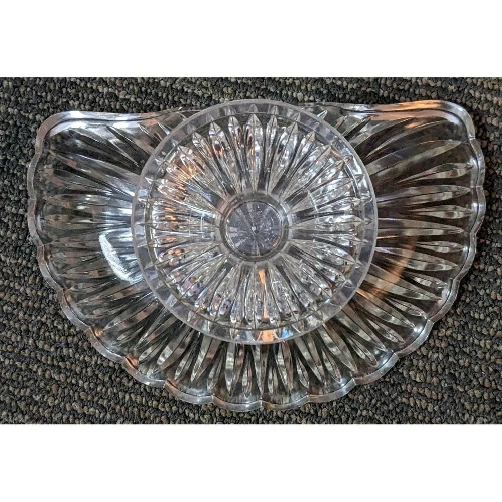 Vintage Celebrity MCM Clear Acrylic Soap Dish Starburst Pattern USA